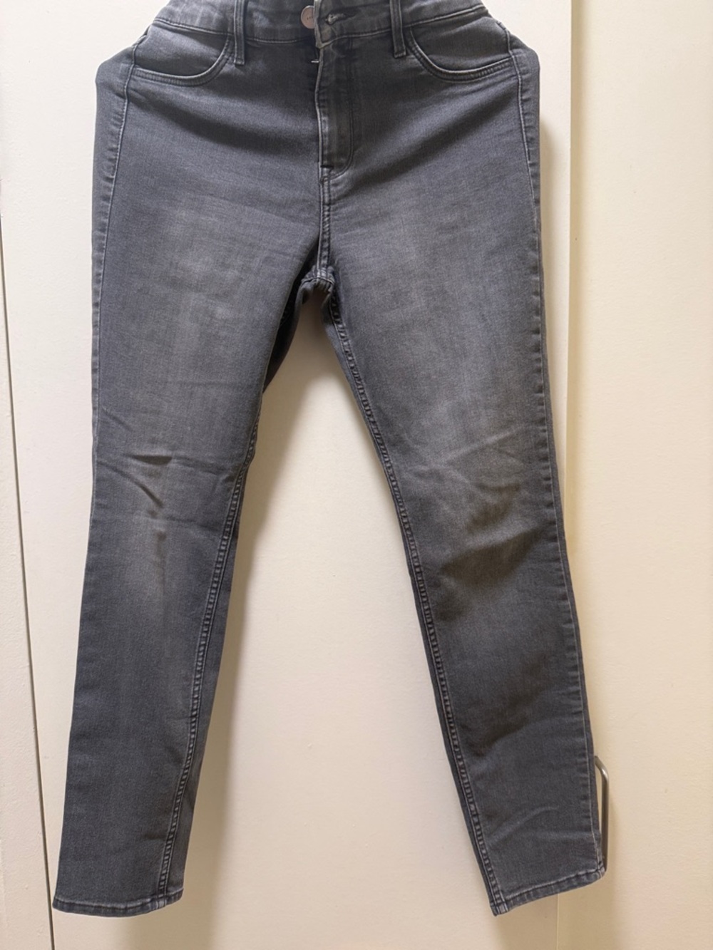 H&M Women's Skinny Jeans in Washed Gray